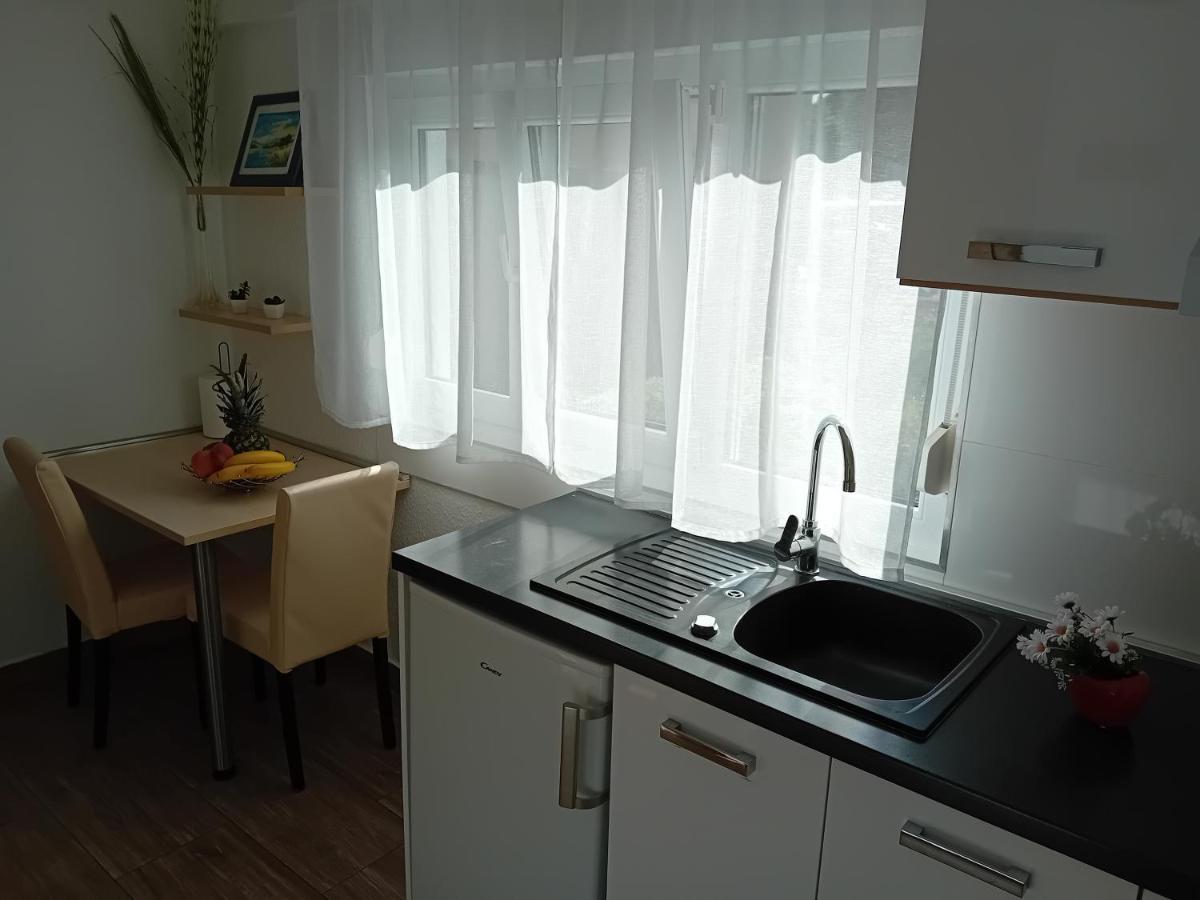 Apartment Nikol Pula Exterior foto